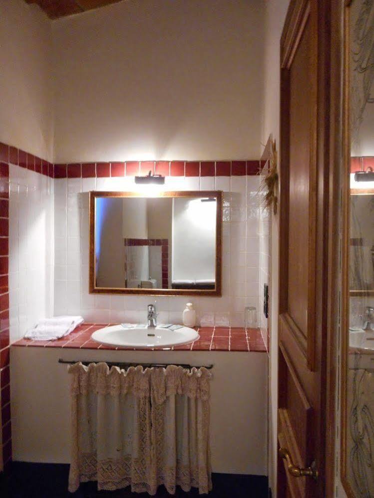 Torre Di Ponzano Guest House Barberino Val d'Elsa Luaran gambar